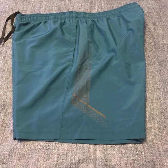 NWT UNDER ARMOUR shorts XXL - Picture 2 of 6